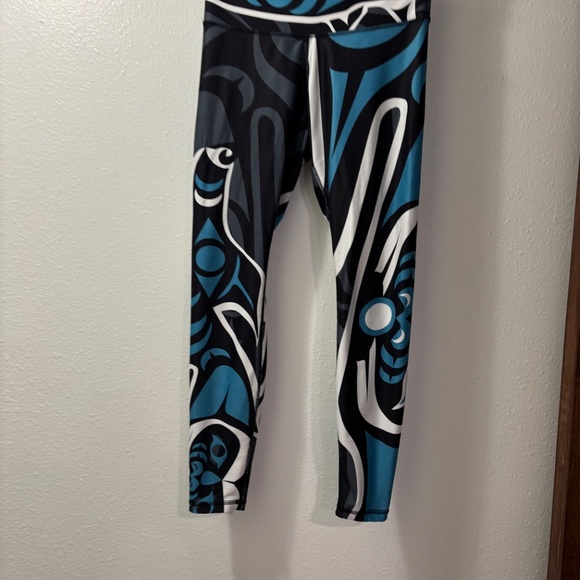 NoMiNoU Activewear leggings with artist design print size S - Canada made - Picture 3 of 15